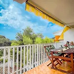 Unik Vacation Hill Beach